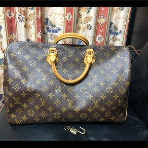 ✨👜SALE✨Authentic Speedy 40